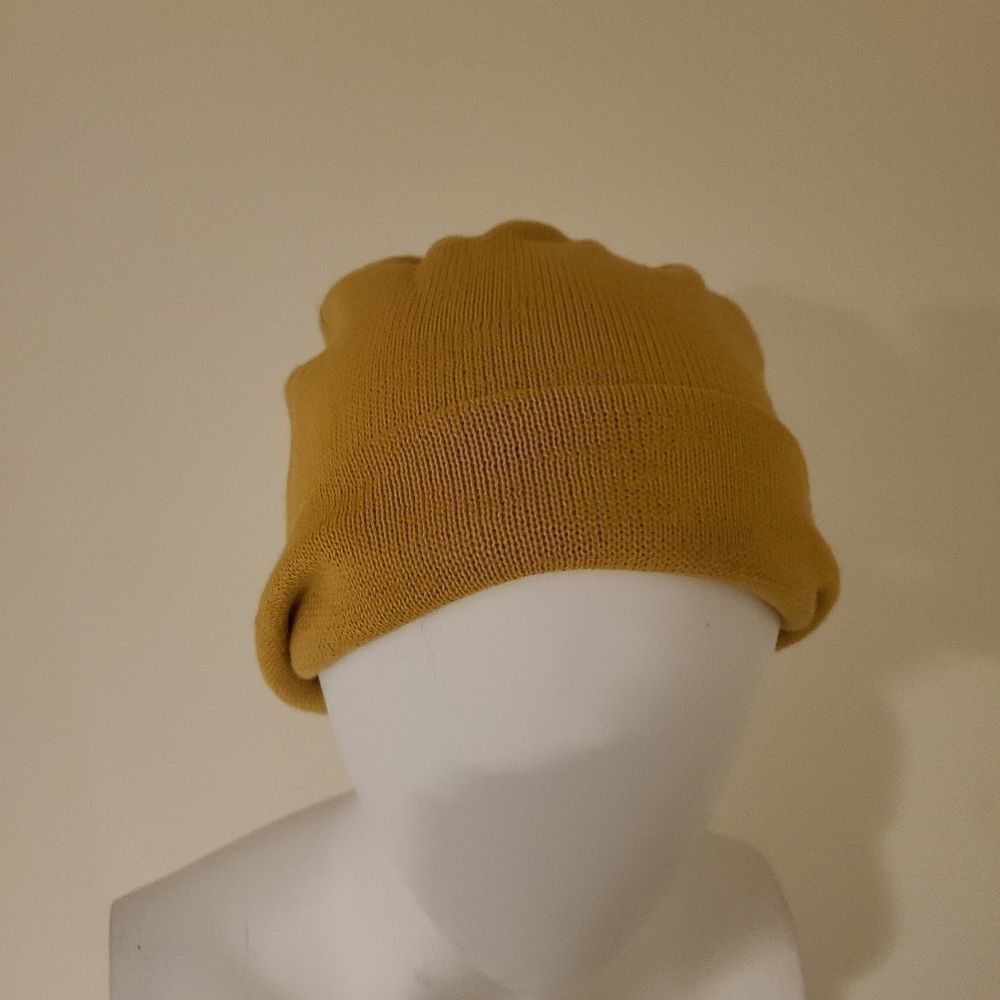 Beanie - Picture 7 of 7